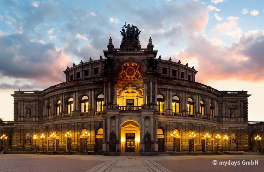 Ein Besuch der Semperoper sollte unbedingt auf Eurem "Ein Tag Dresden" Plan stehen