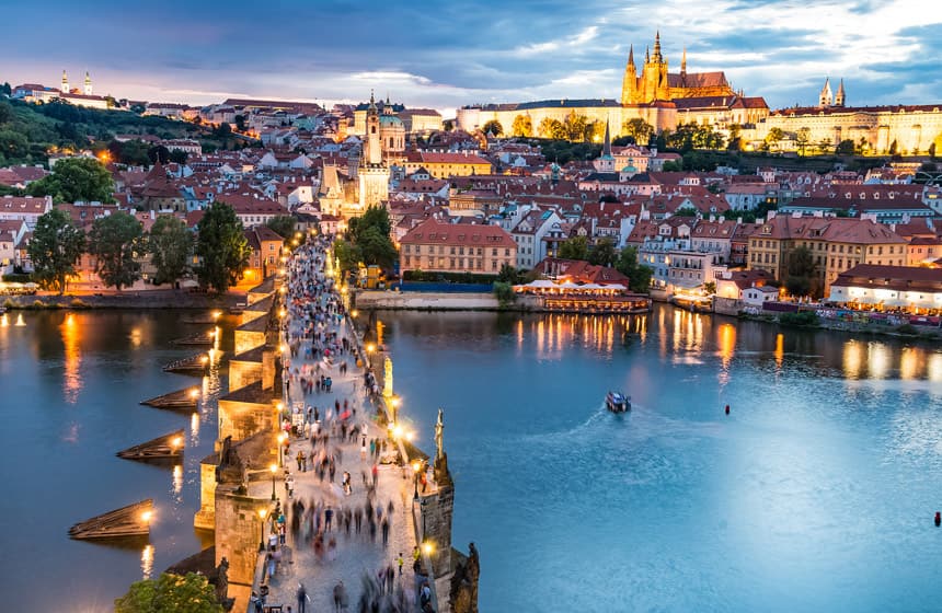Die Karlsbrücke als Sehenswürdigkeit in Prag