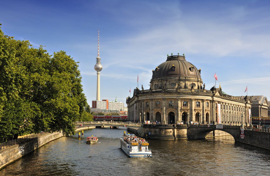 Museumsinsel und Fernsehturm in Berlin