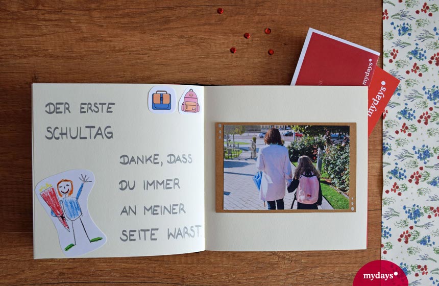 Erinnerungsbuch mit Fotos vom ersten Schultag