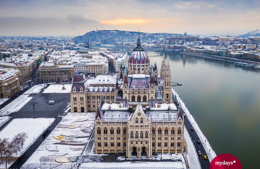 Städtereisen im Winter, Budapest, Parlament
